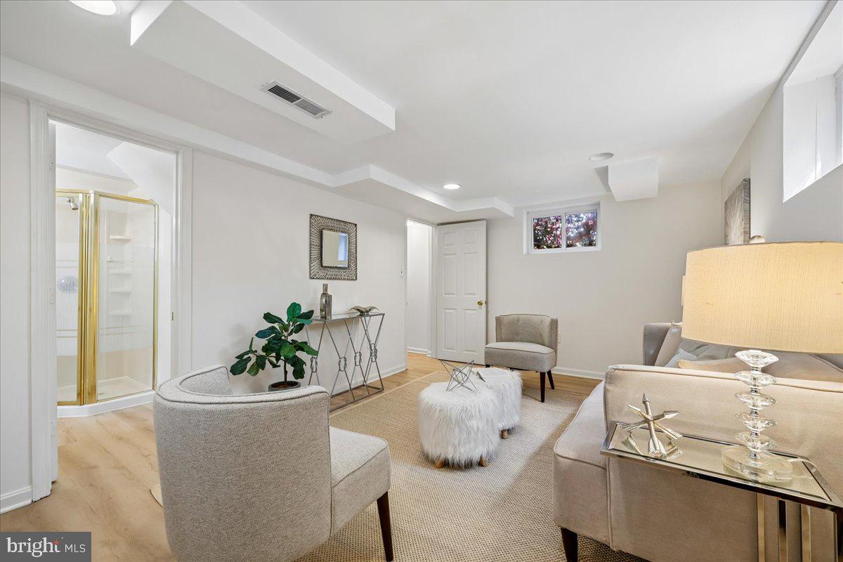 GLENBROOK VILLAGE - Residential