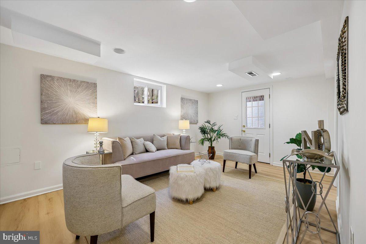 GLENBROOK VILLAGE - Residential