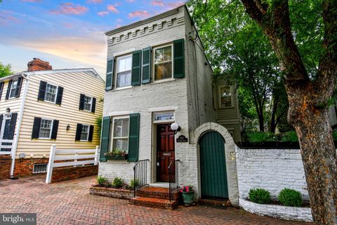 305 N SAINT ASAPH STREET N ALEXANDRIA VA 22314