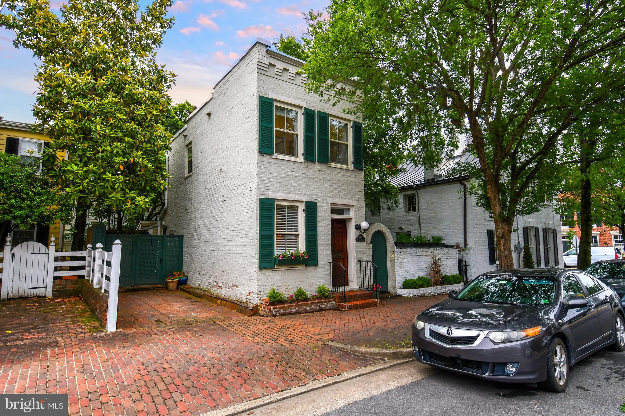305 N SAINT ASAPH STREET N