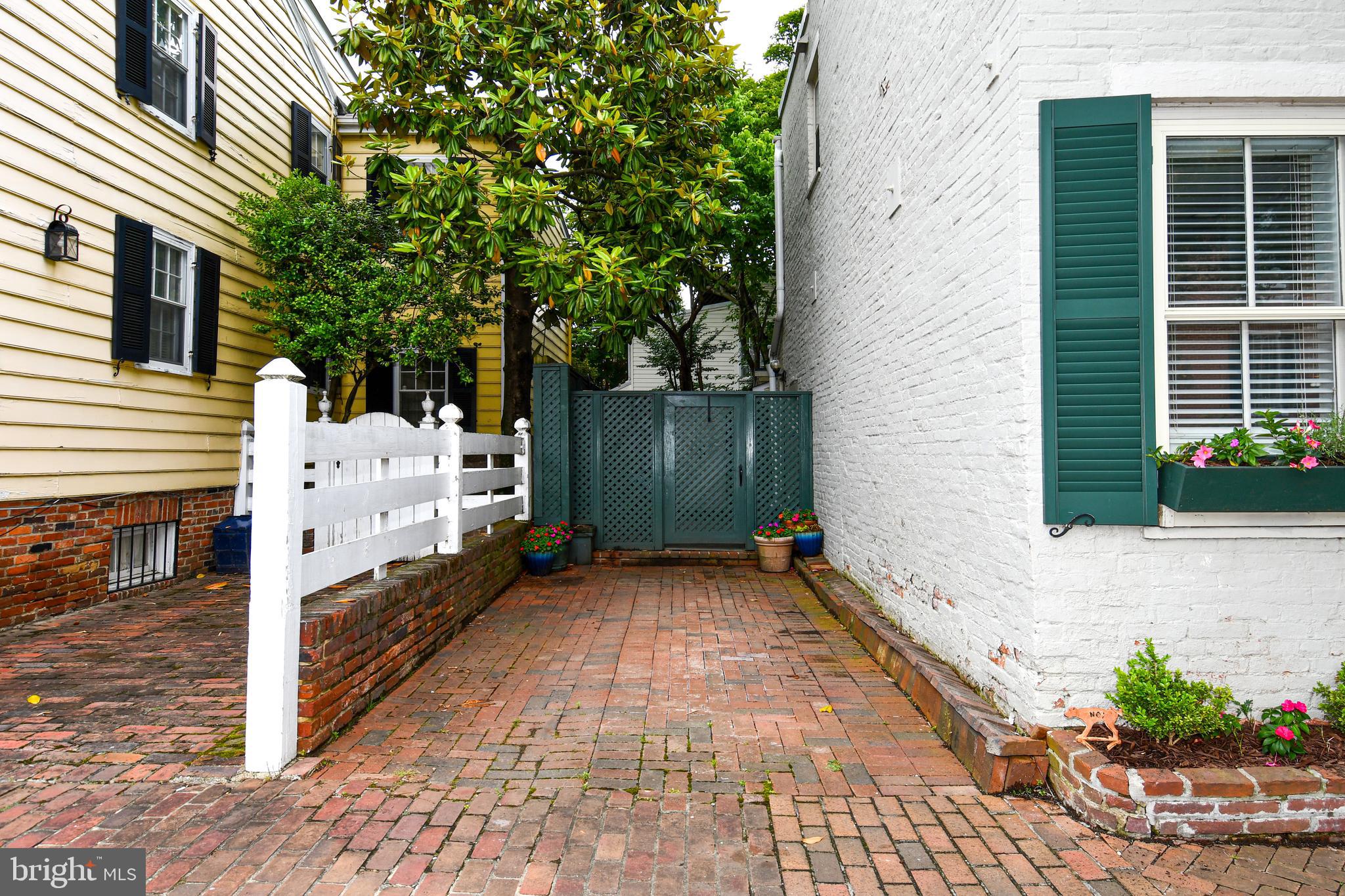 305 N SAINT ASAPH STREET N
