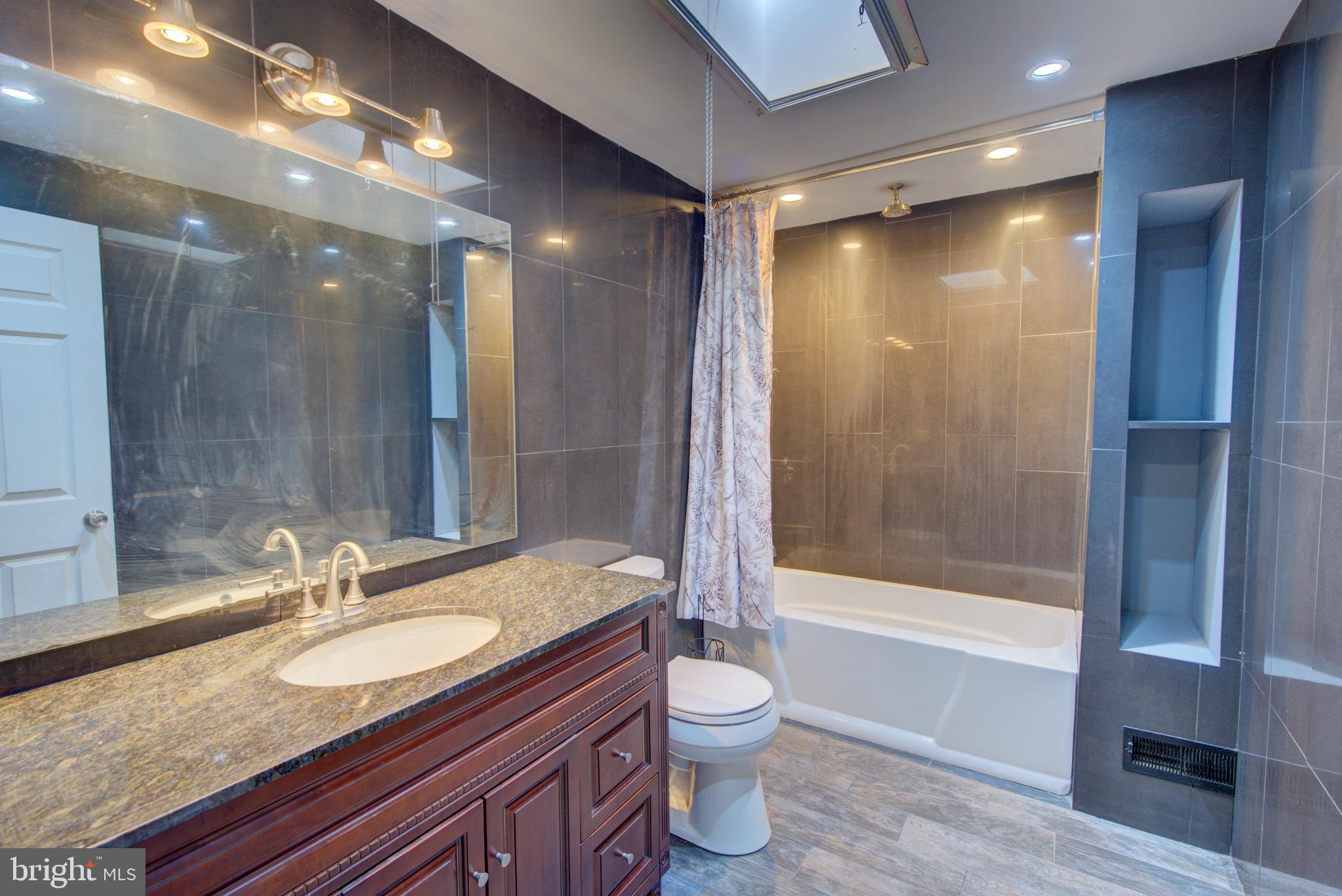 YORKTOWN - Residential Lease