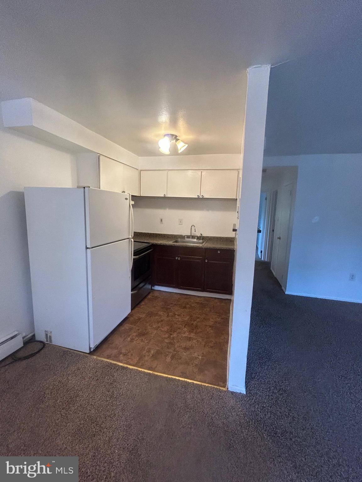 CORNWELLS MANOR - Residential Lease