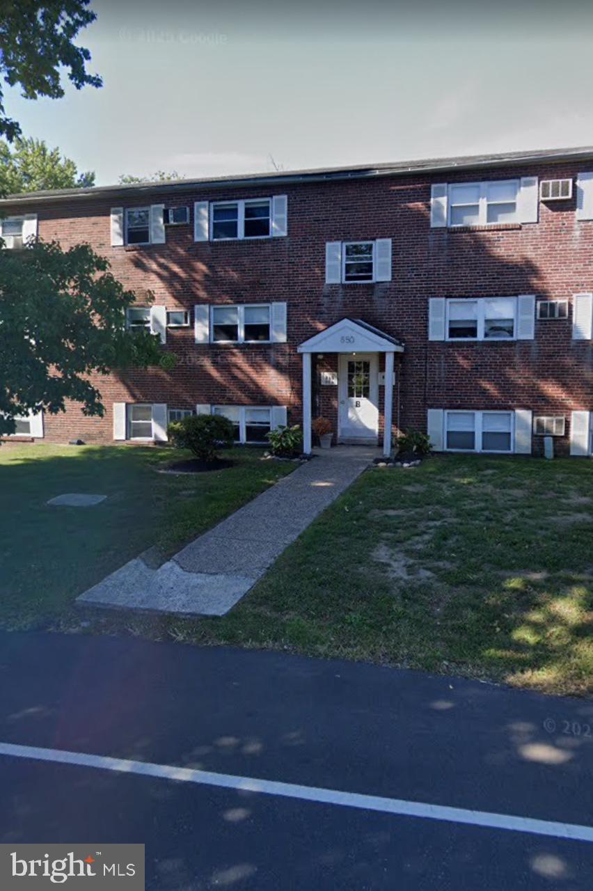 CORNWELLS MANOR - Residential Lease