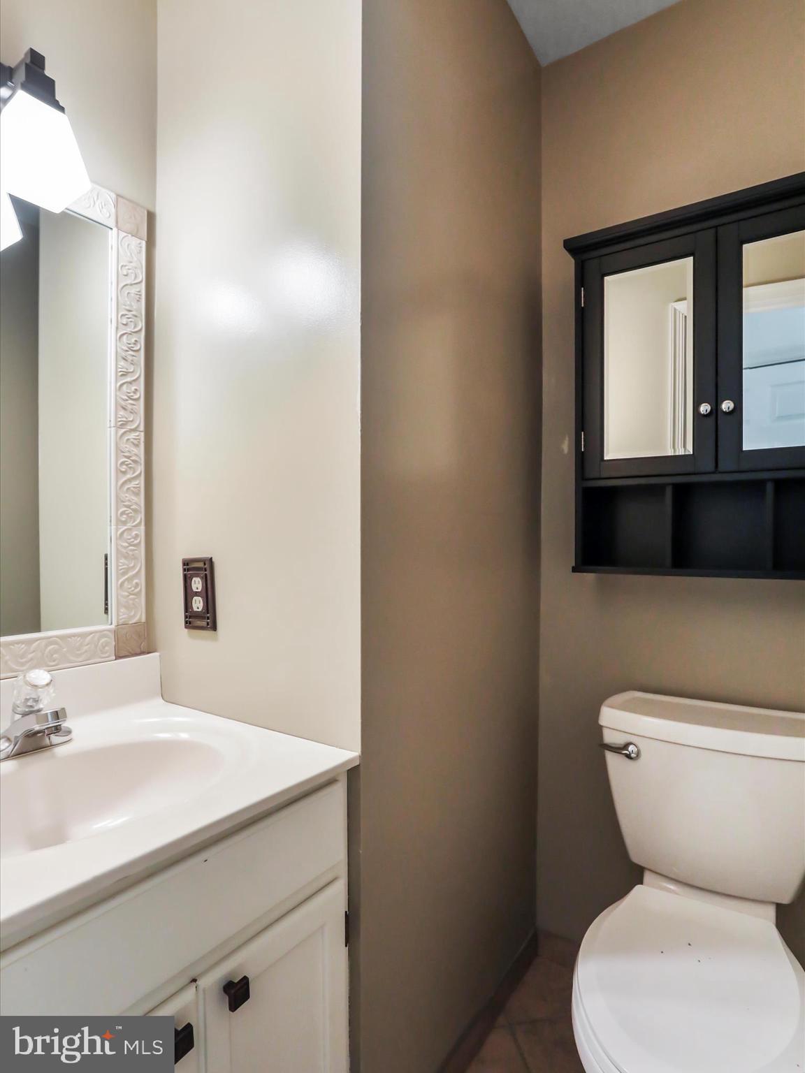 WHISPERING HILLS - Residential