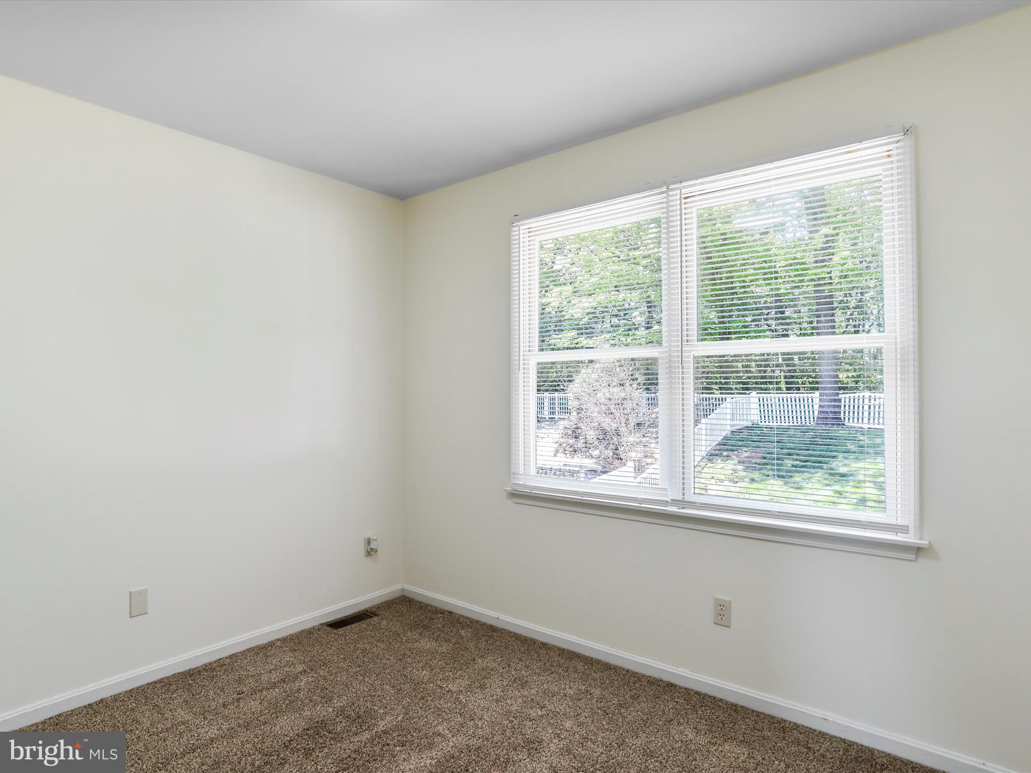 WHISPERING HILLS - Residential