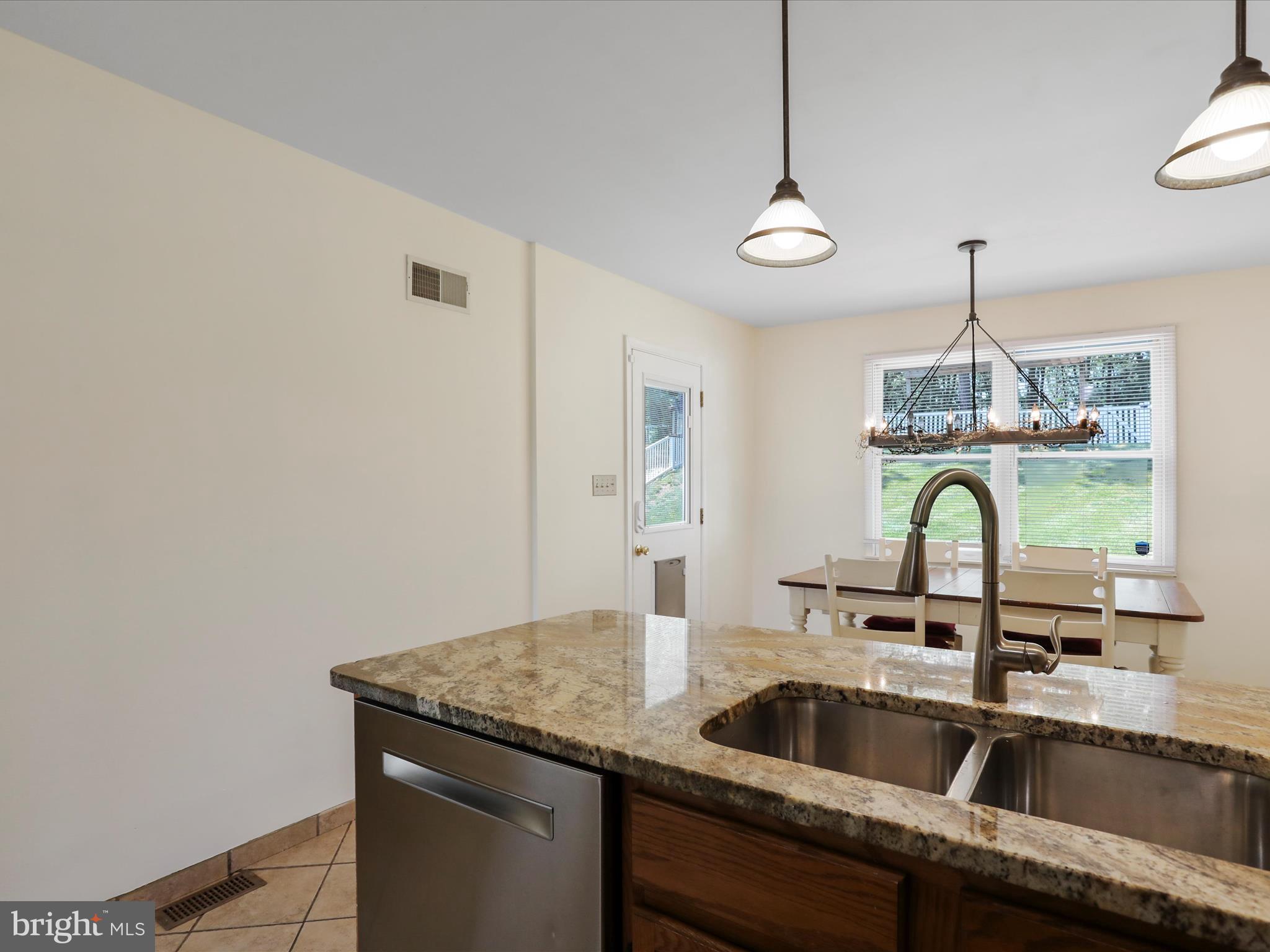 WHISPERING HILLS - Residential