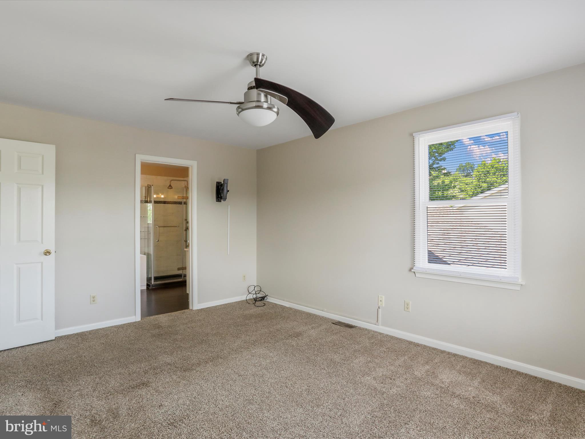 WHISPERING HILLS - Residential