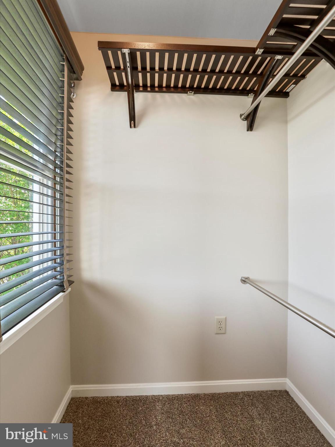 WHISPERING HILLS - Residential