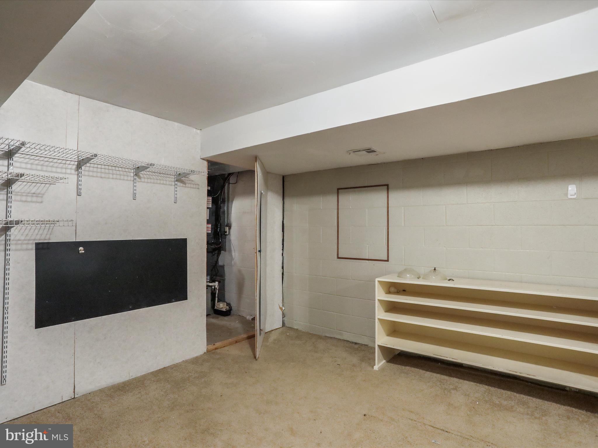 WHISPERING HILLS - Residential