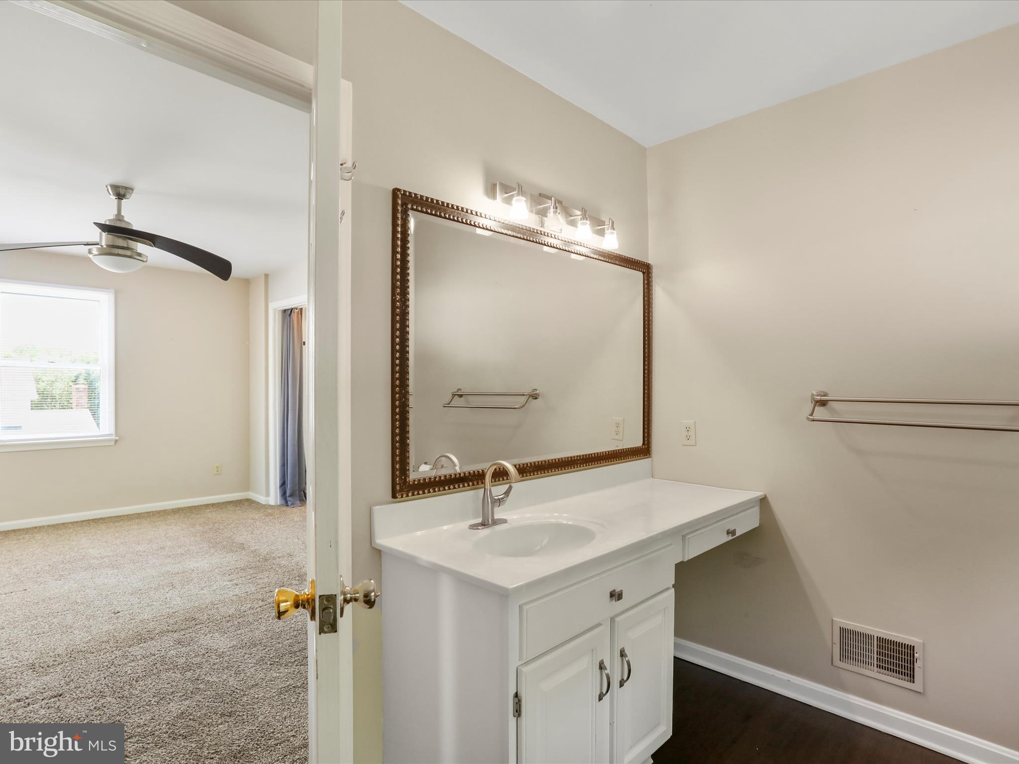 WHISPERING HILLS - Residential