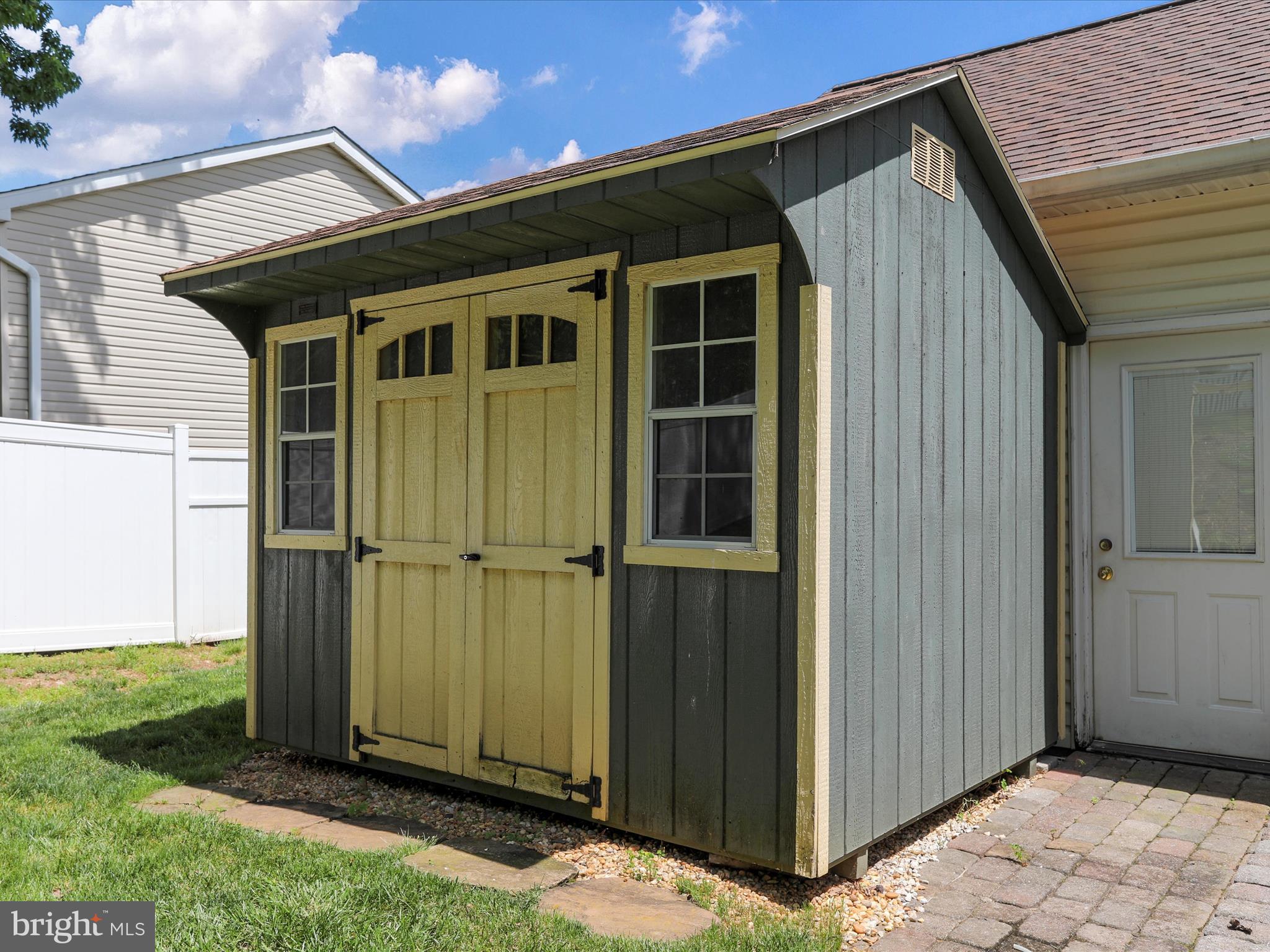 WHISPERING HILLS - Residential