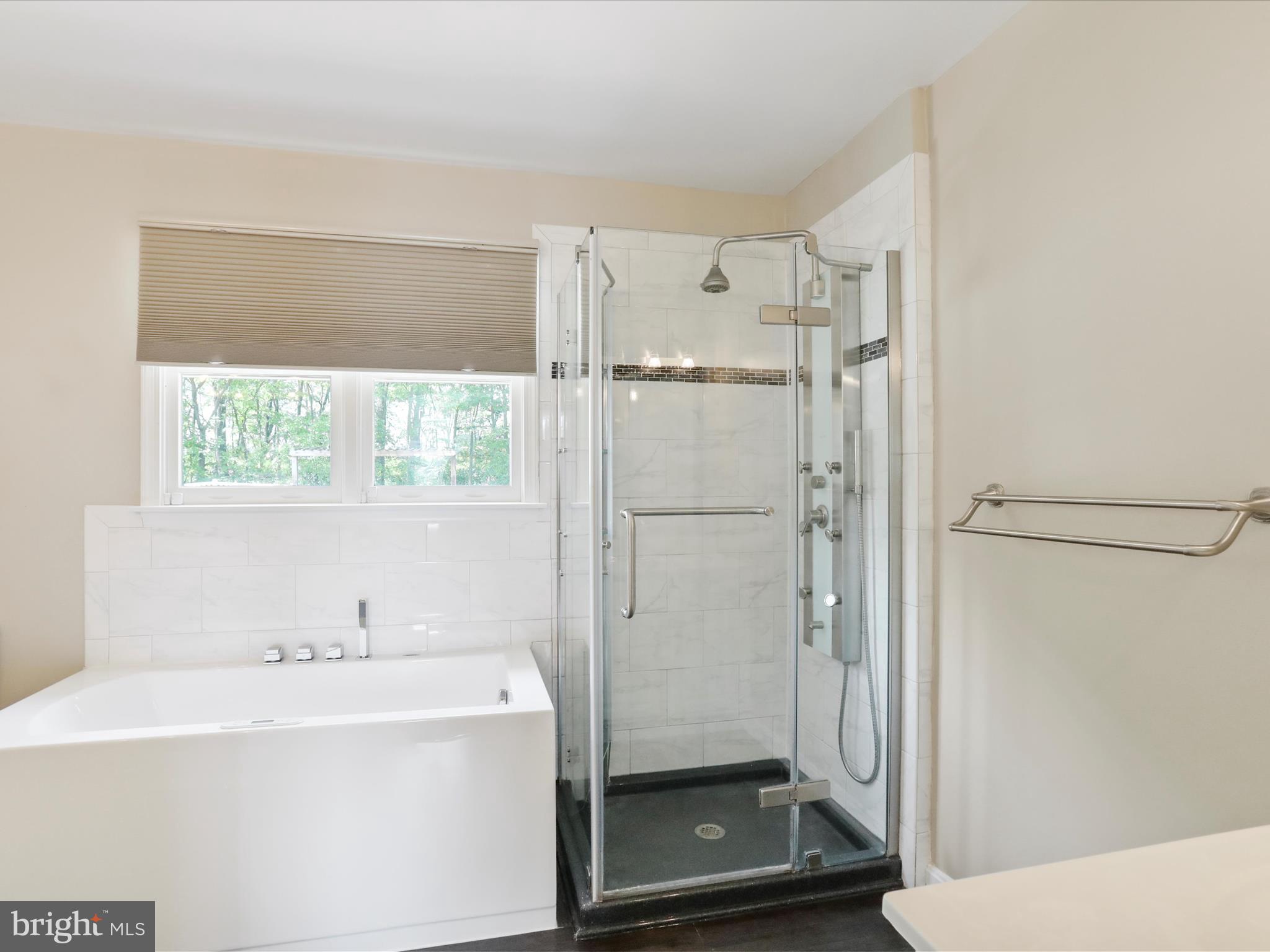 WHISPERING HILLS - Residential