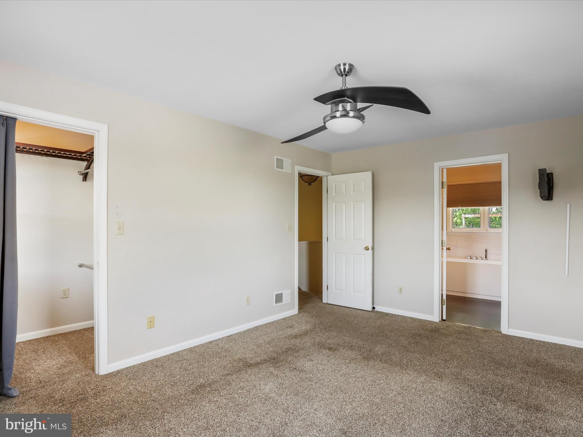 WHISPERING HILLS - Residential