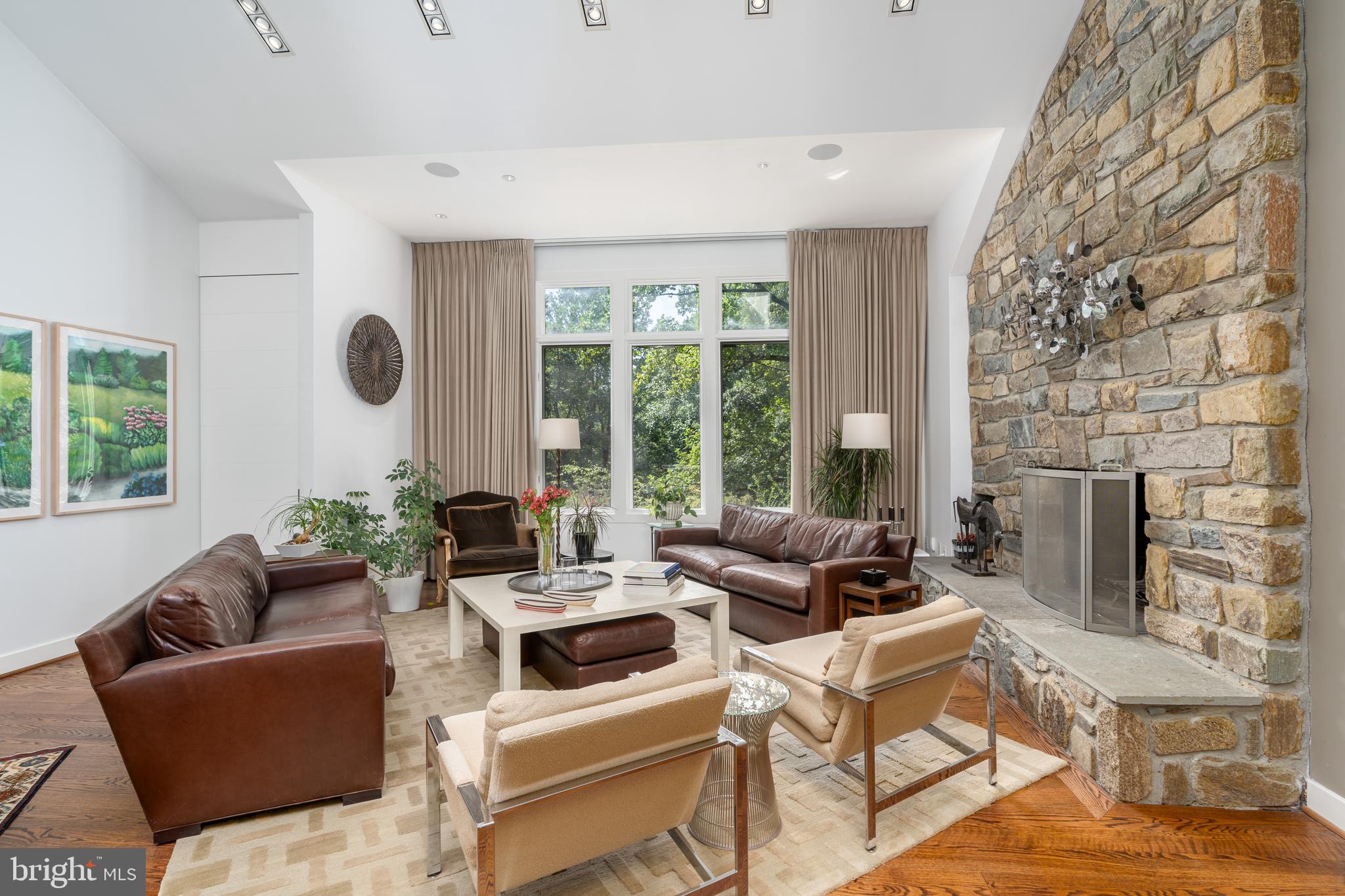 THE PALISADES - Residential