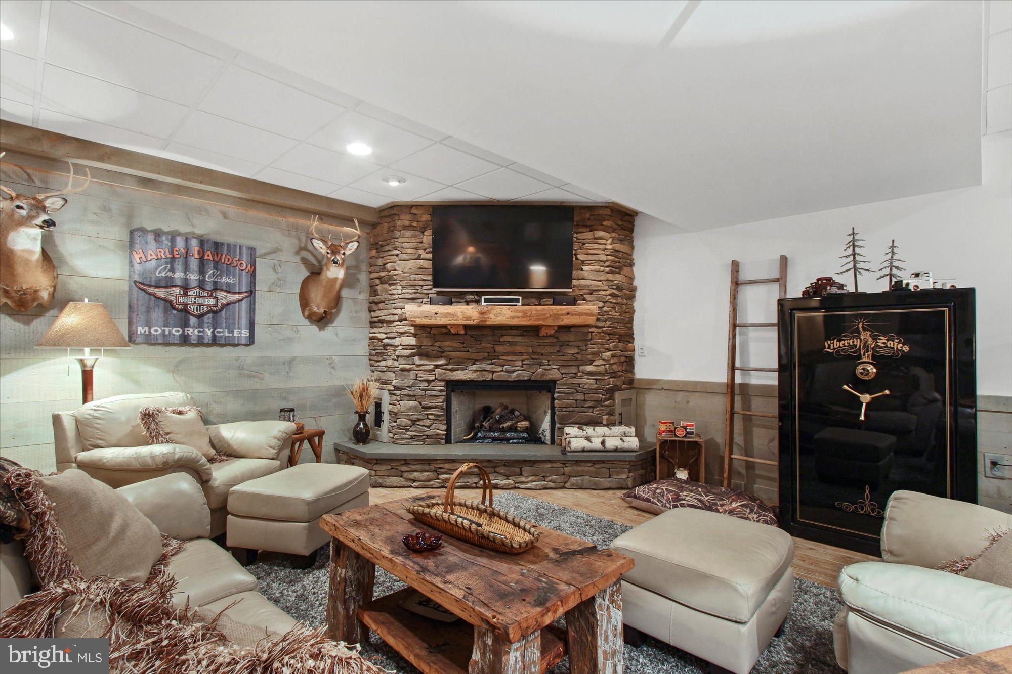 WALTERS HATCHERY - Residential