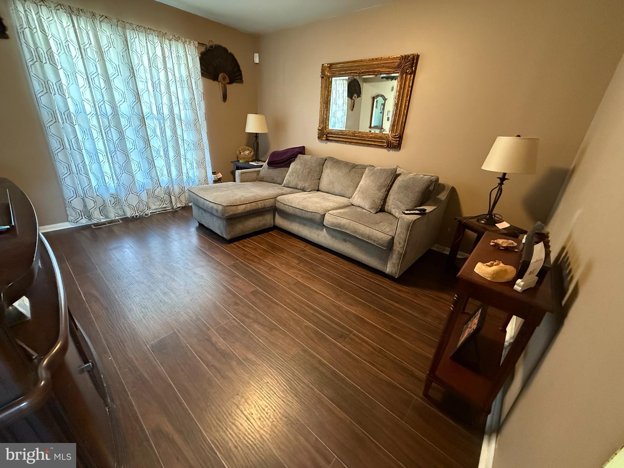 2 KING WILLIAM COURT