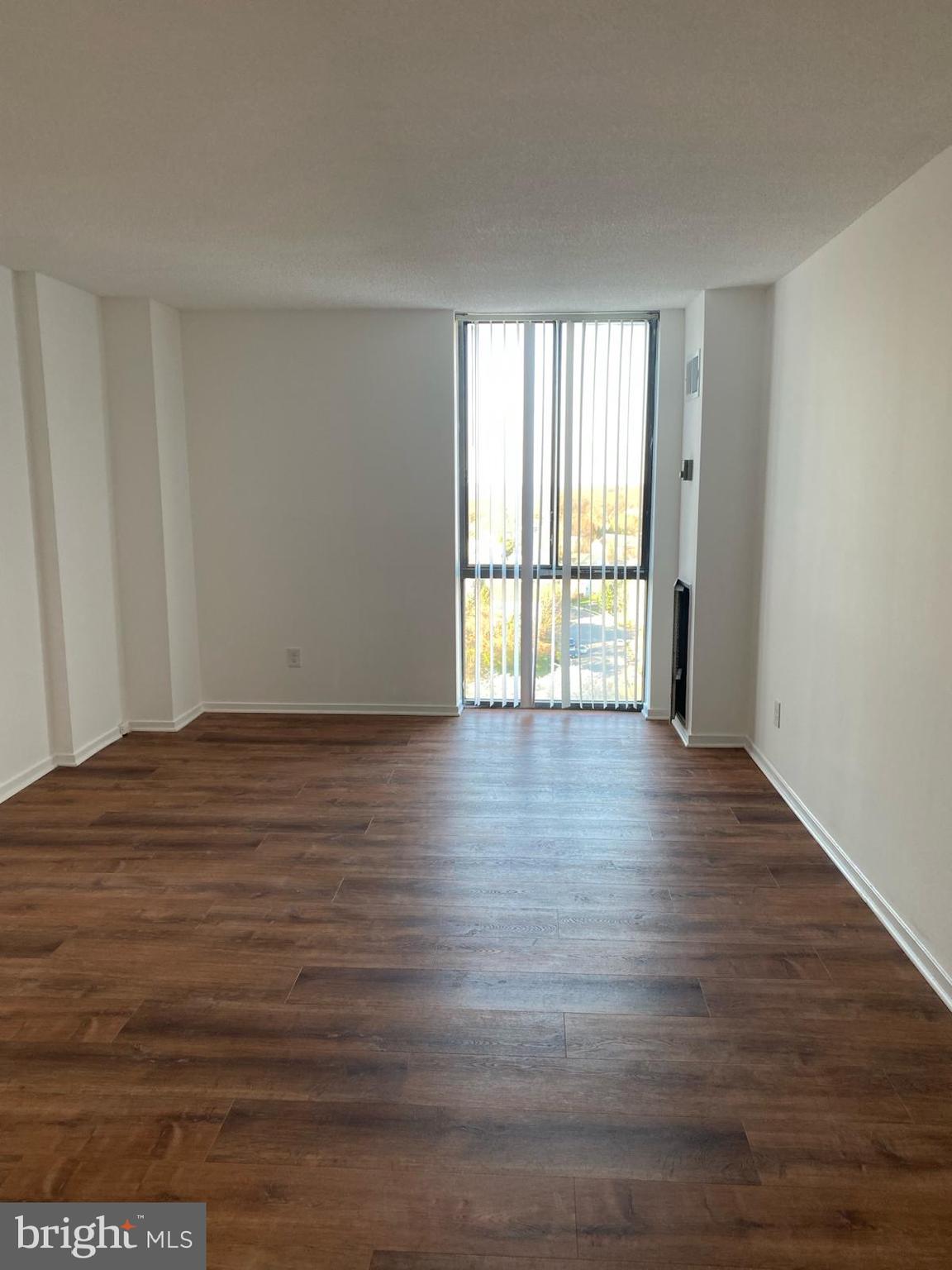 IDYLWOOD TOWERS CONDO - Residential Lease