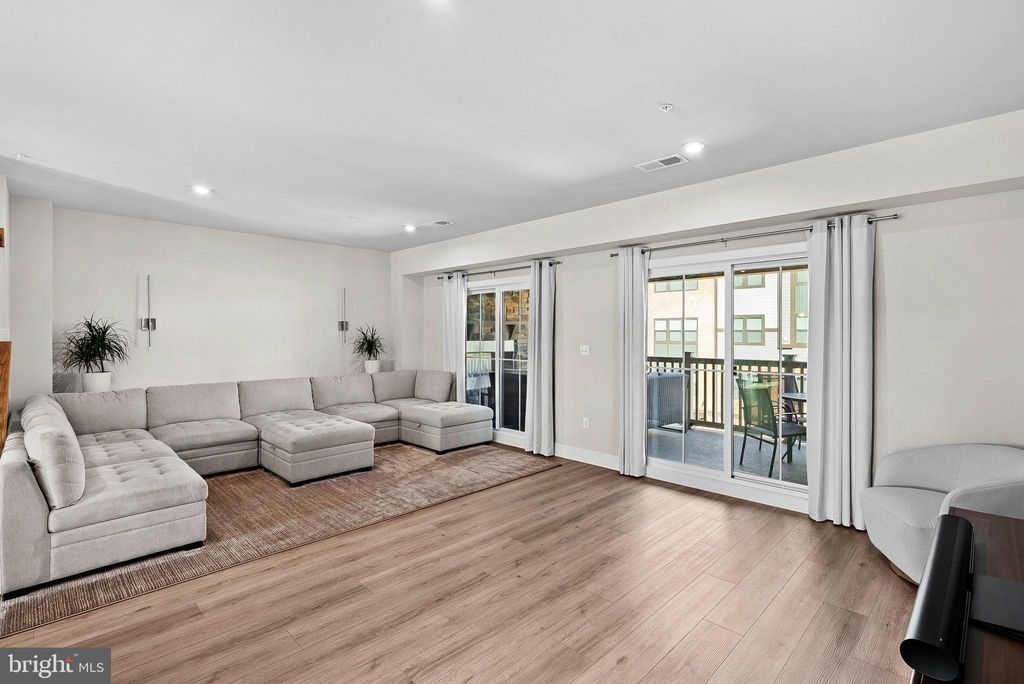 Photo of 14522 George Carter Way, CHANTILLY, VA 20151 (MLS # VAFX2290358)