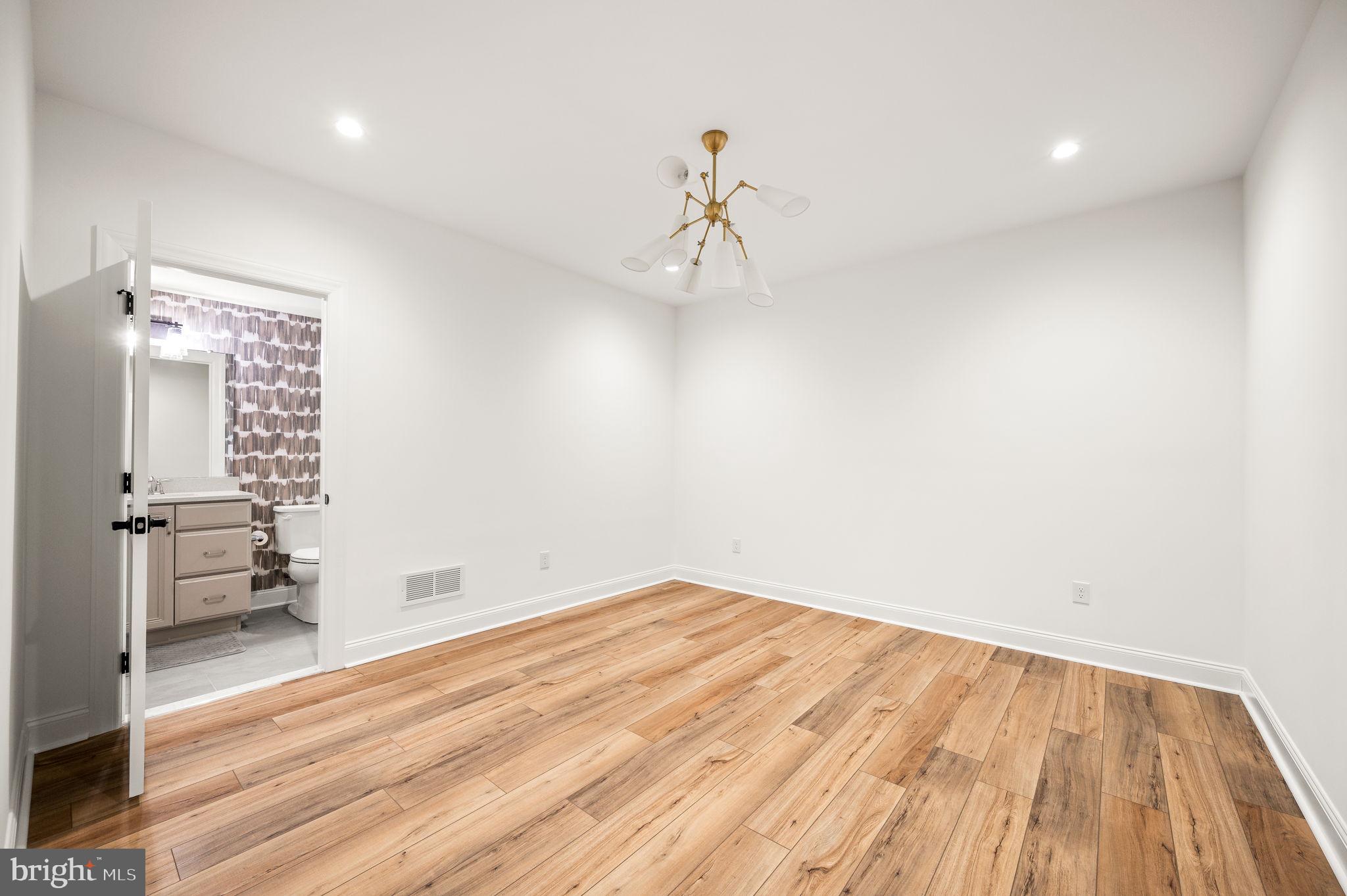 IRONSTONE AT BLUE BELL - Residential