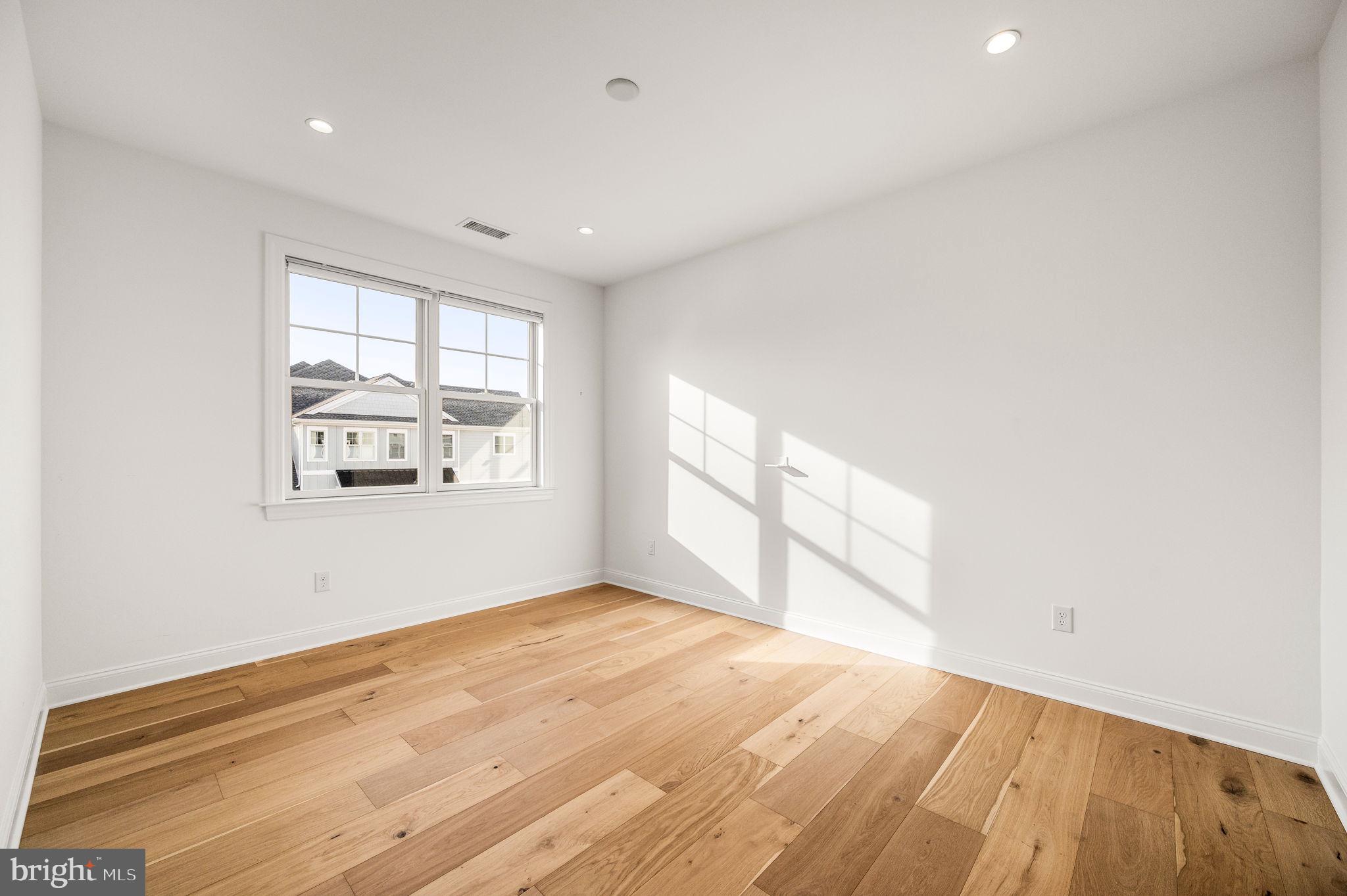 IRONSTONE AT BLUE BELL - Residential