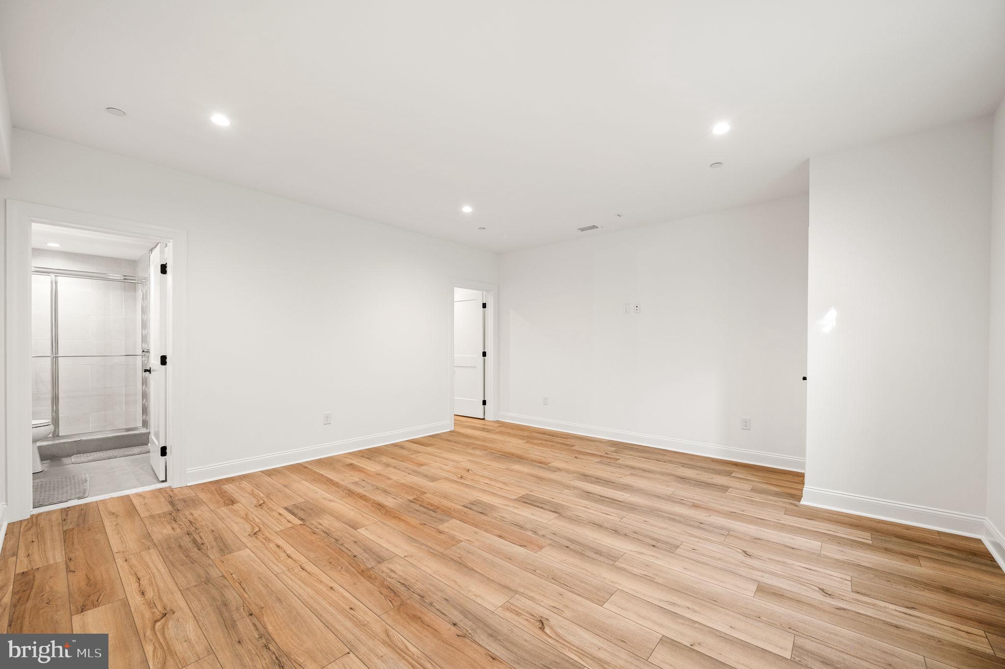 IRONSTONE AT BLUE BELL - Residential