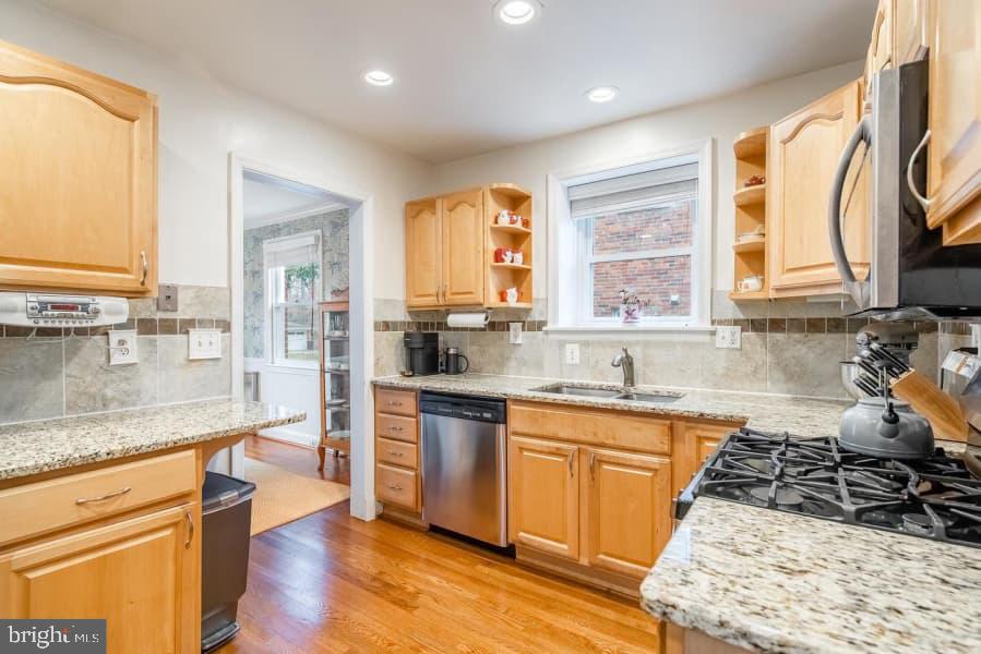 ARLINGTON RIDGE - Residential Lease