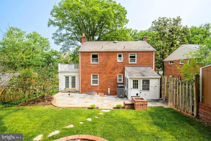 ARLINGTON RIDGE - Residential Lease