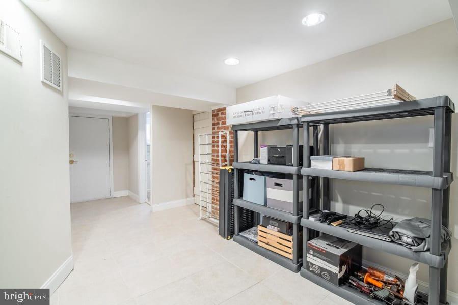 ARLINGTON RIDGE - Residential Lease