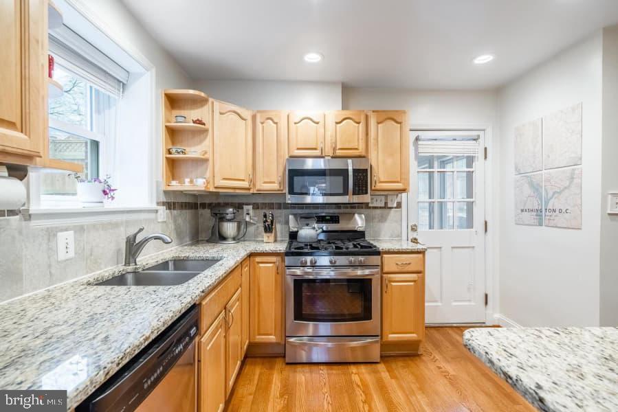 ARLINGTON RIDGE - Residential Lease