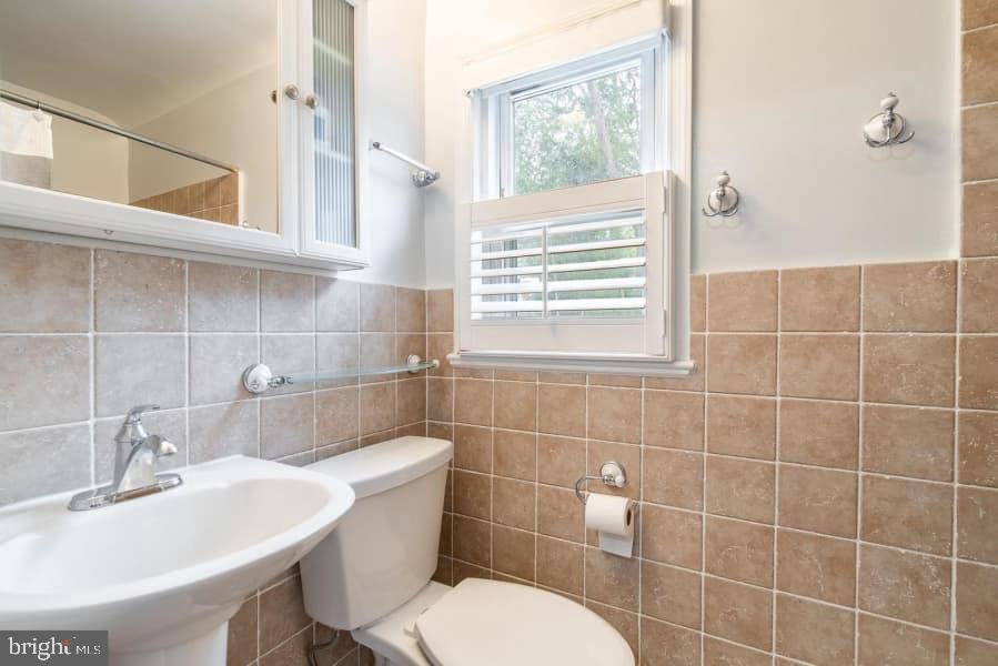 ARLINGTON RIDGE - Residential Lease