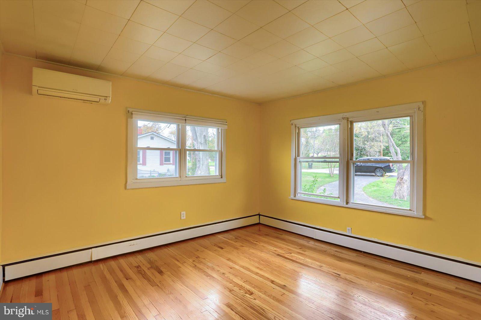 VAN BIBBER MANOR - Residential