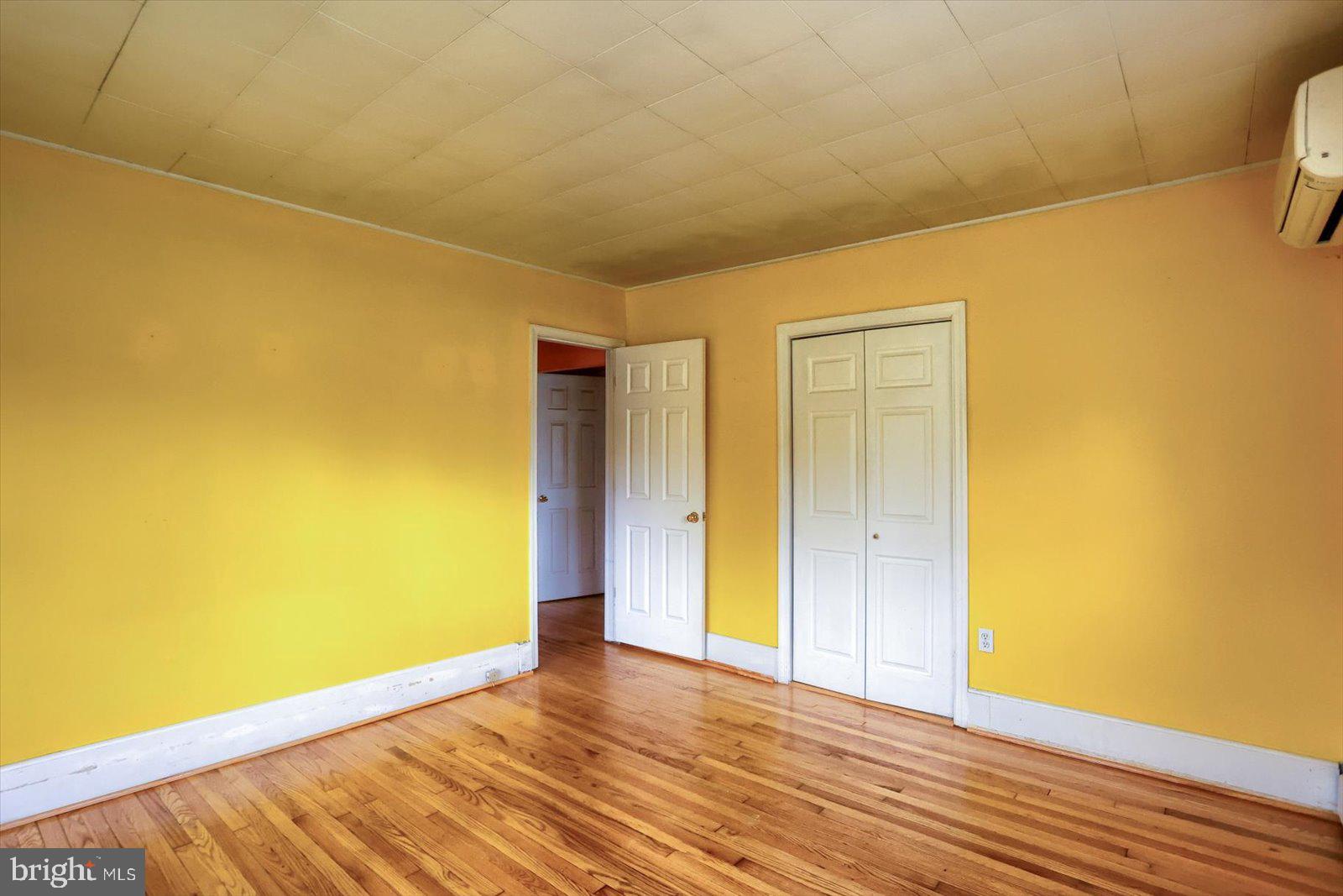 VAN BIBBER MANOR - Residential