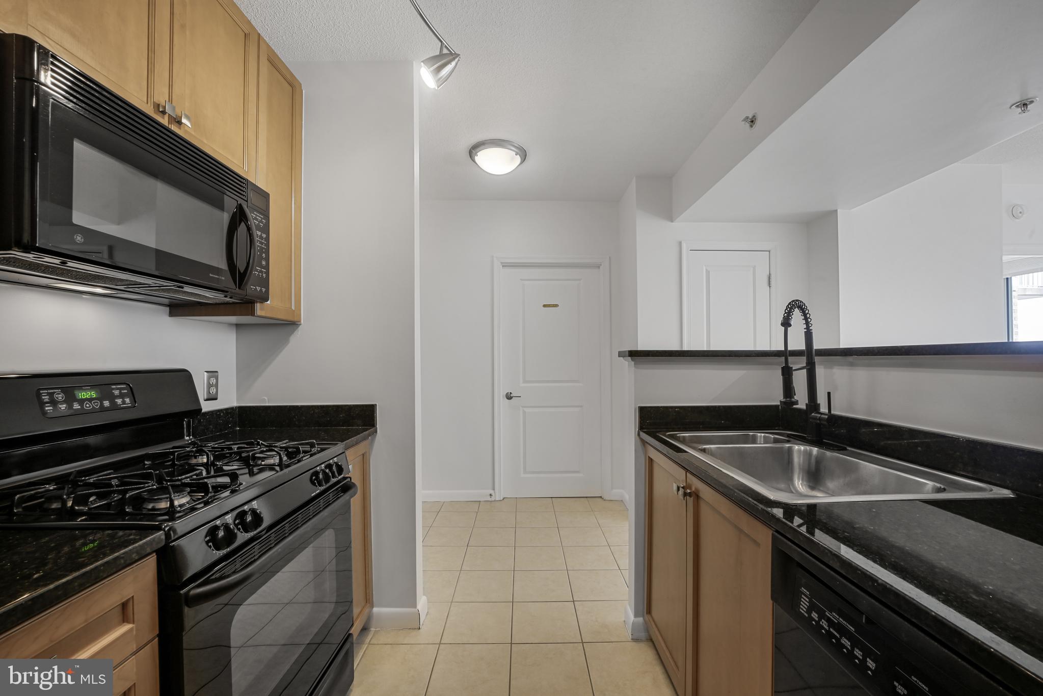 851 N GLEBE ROAD 1608