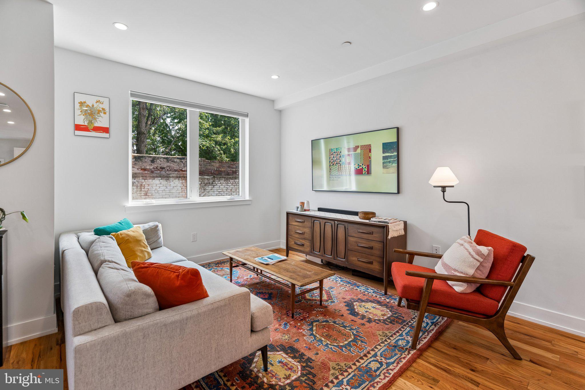 1126 E PALMER STREET 11