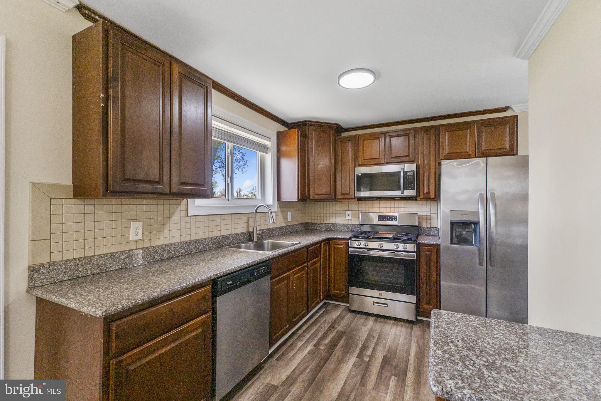 ROCKDALE MANOR - Residential