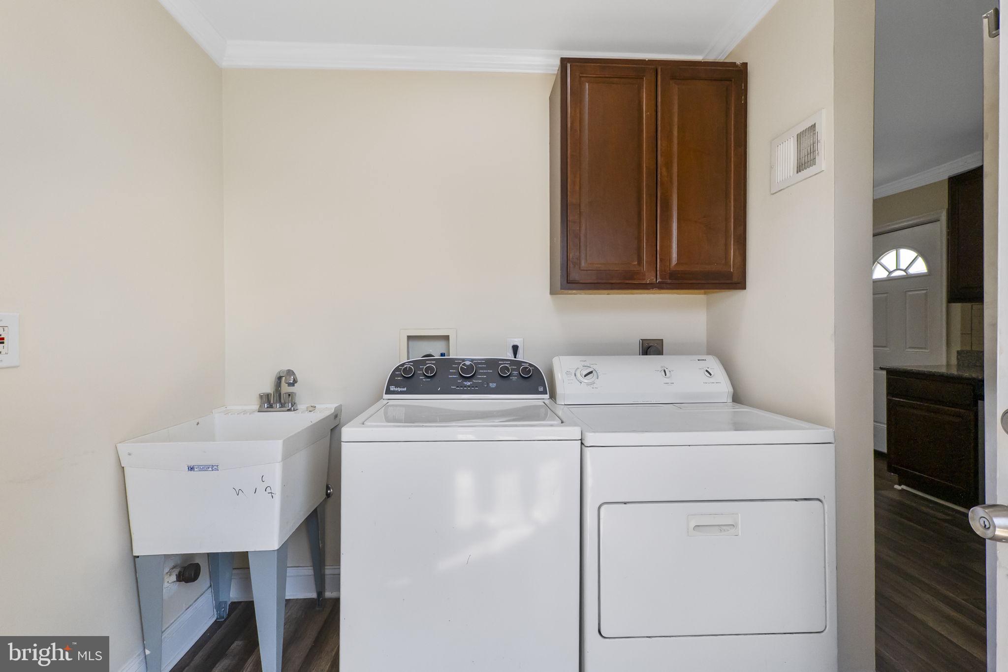 ROCKDALE MANOR - Residential