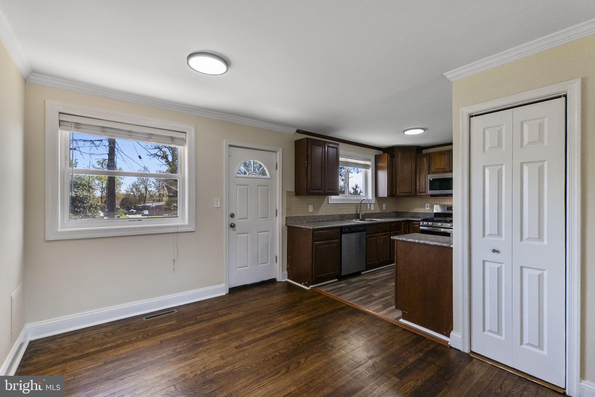 ROCKDALE MANOR - Residential