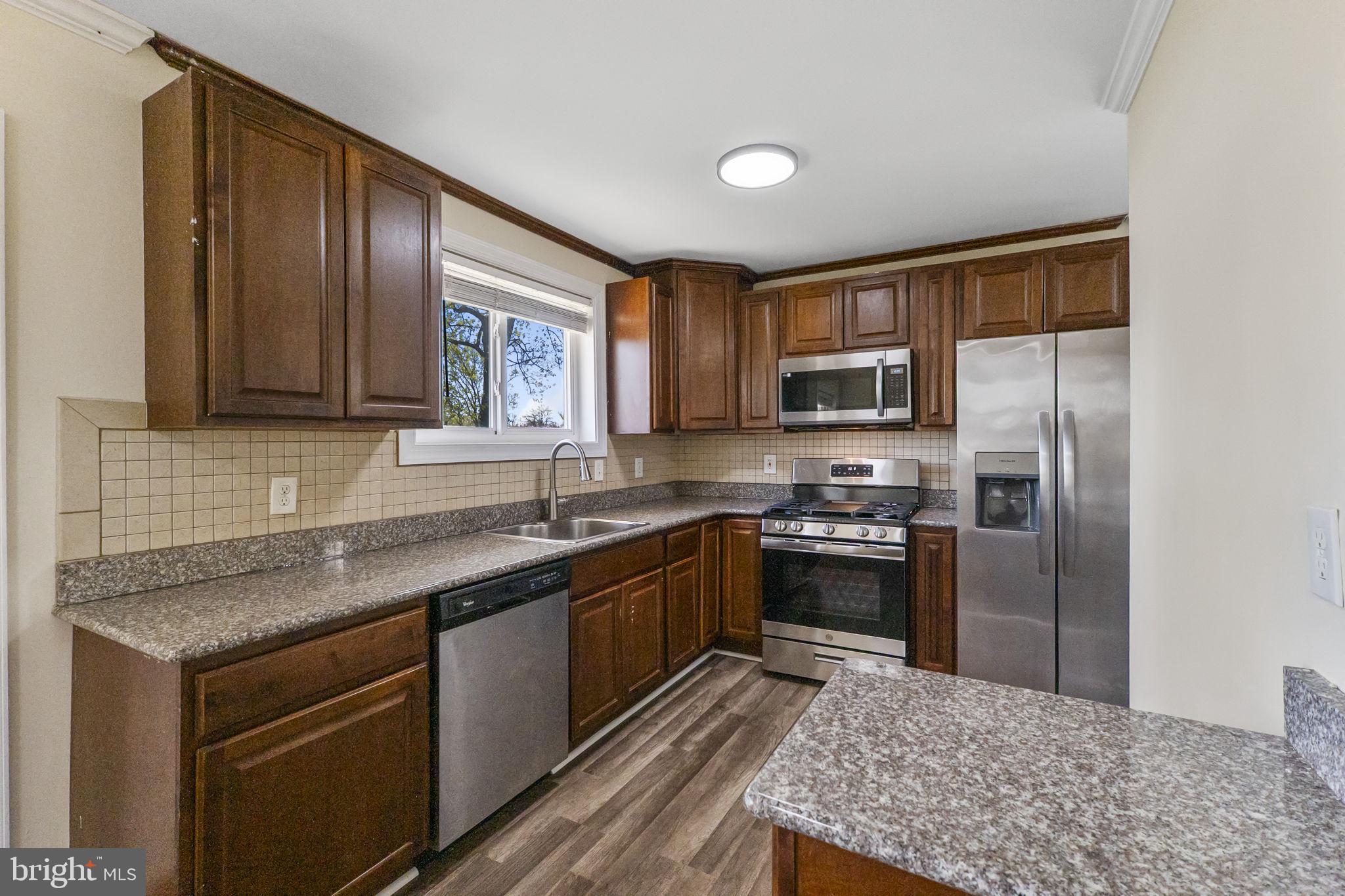 ROCKDALE MANOR - Residential