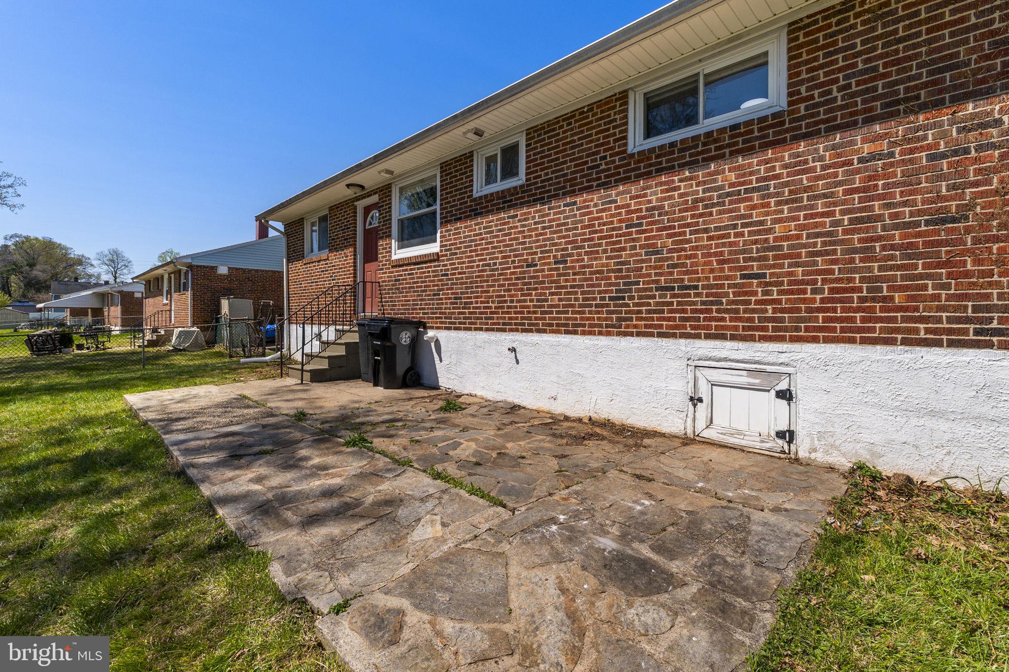 ROCKDALE MANOR - Residential