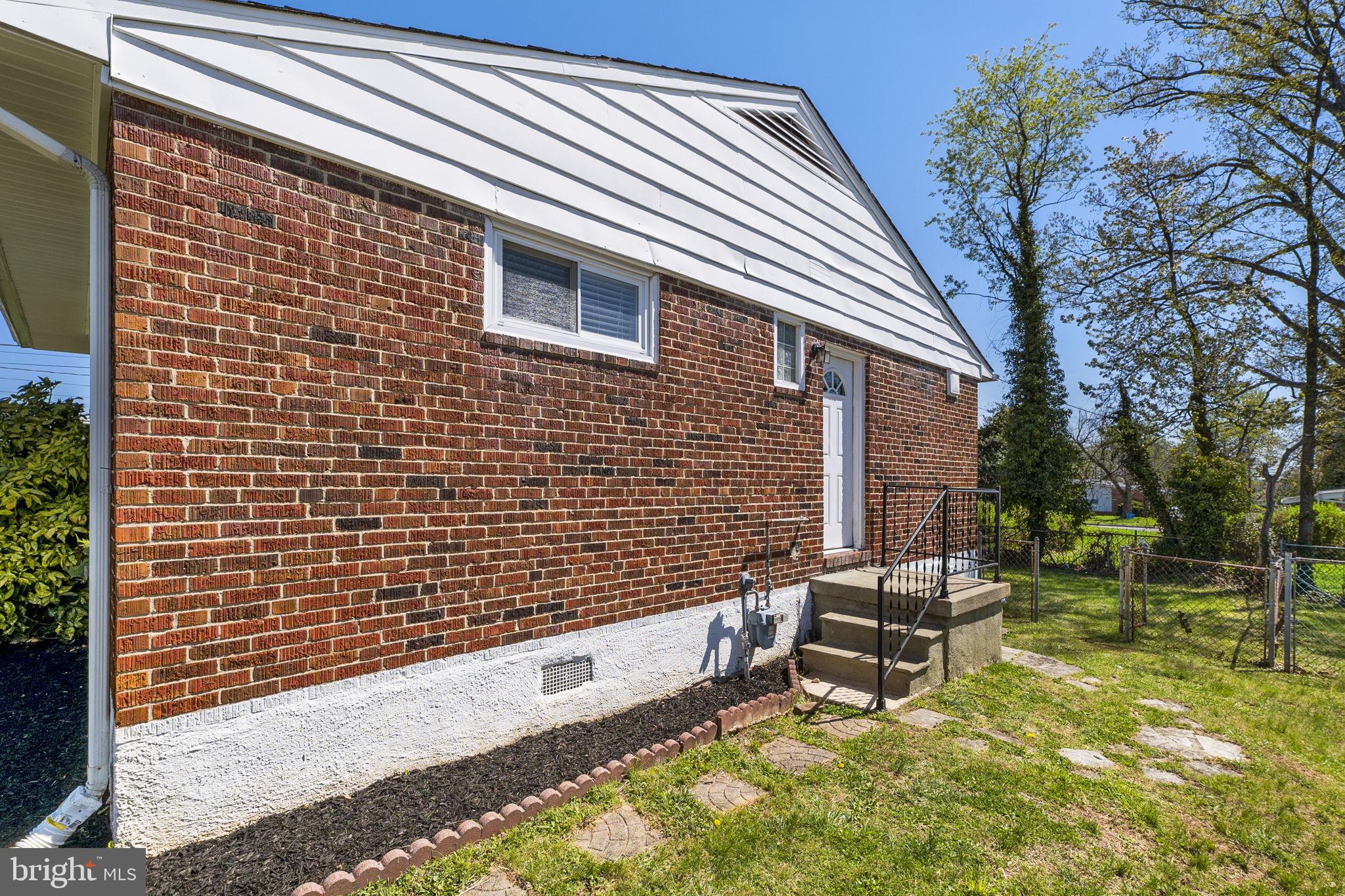 ROCKDALE MANOR - Residential