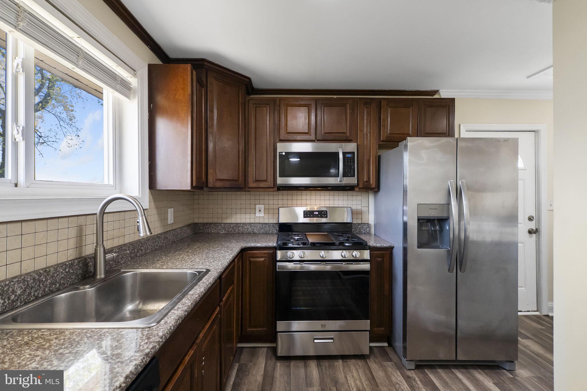 ROCKDALE MANOR - Residential