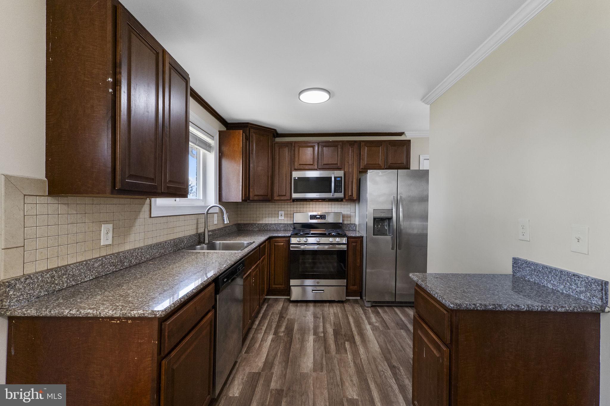 ROCKDALE MANOR - Residential