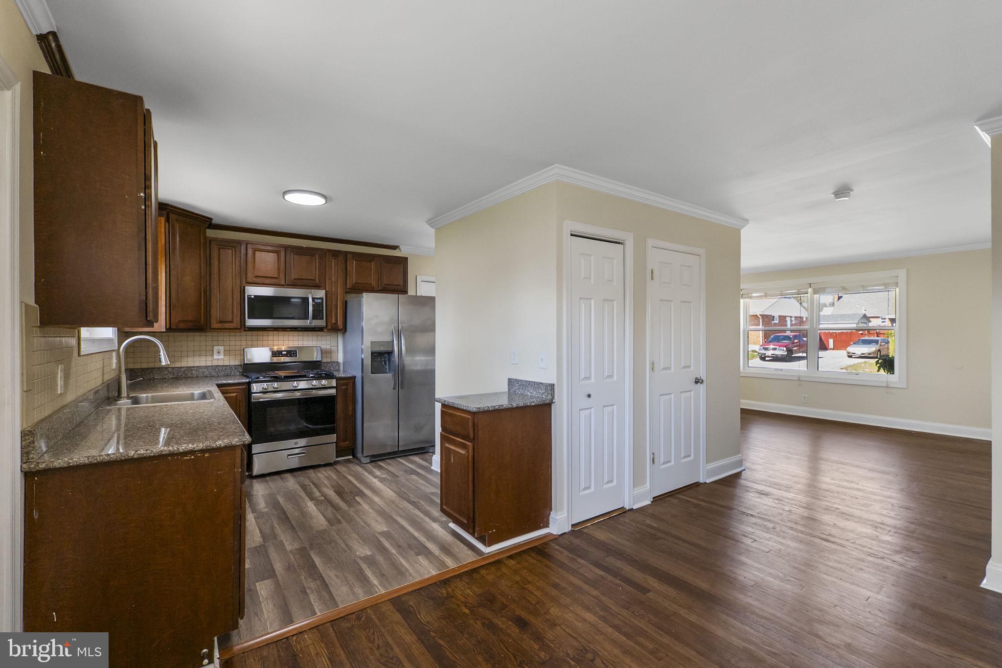 ROCKDALE MANOR - Residential