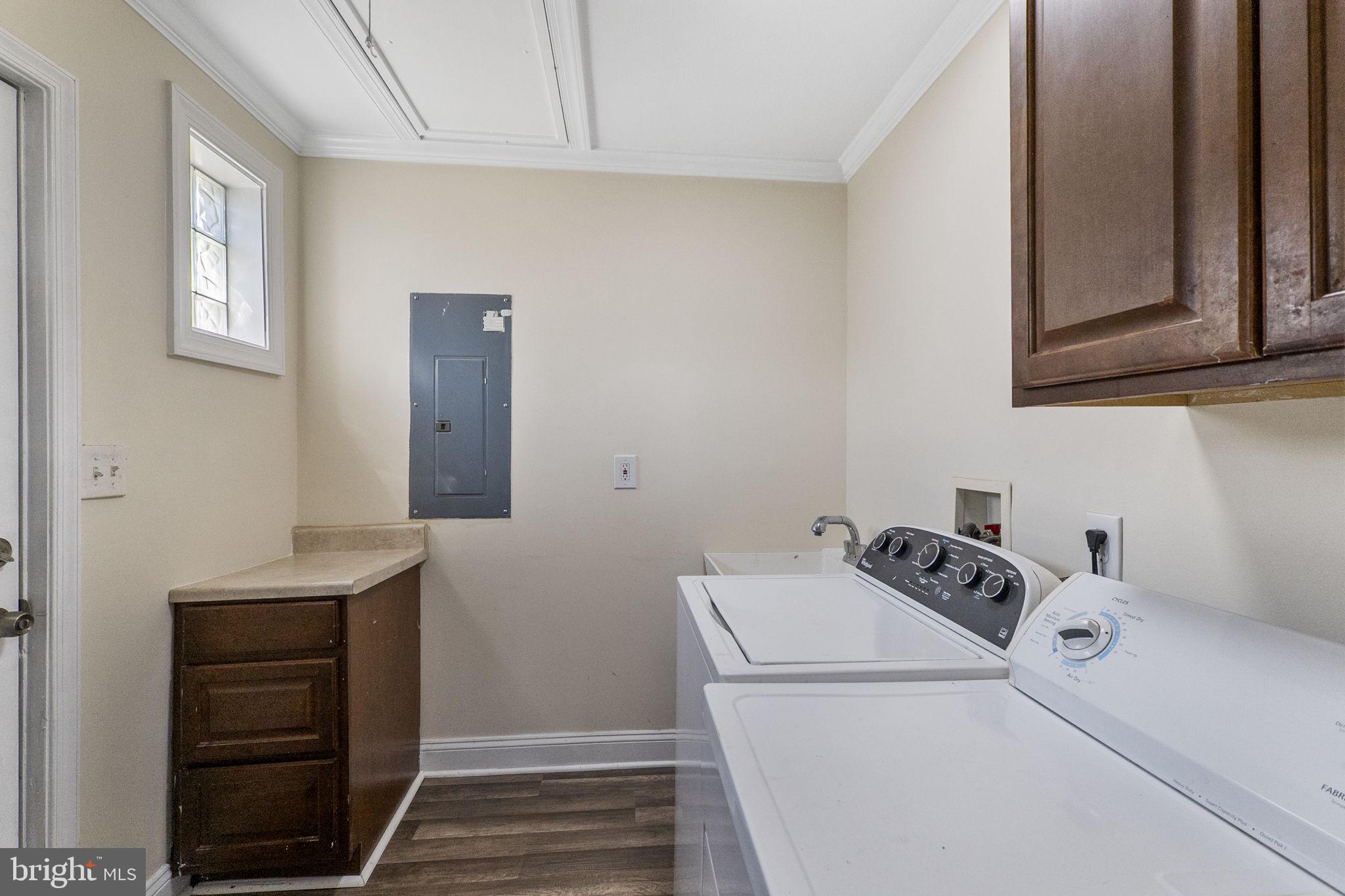 ROCKDALE MANOR - Residential