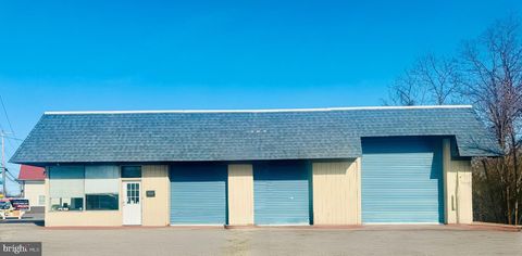 Photo of 804 Church Ln, TAPPAHANNOCK, VA 22560 (MLS # VAES2002100)