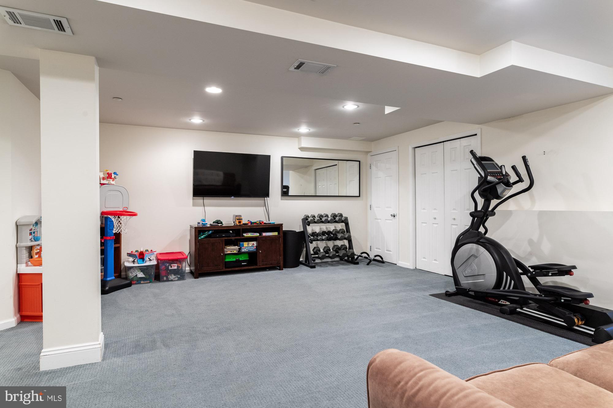 HILLCREST GLEN - Residential