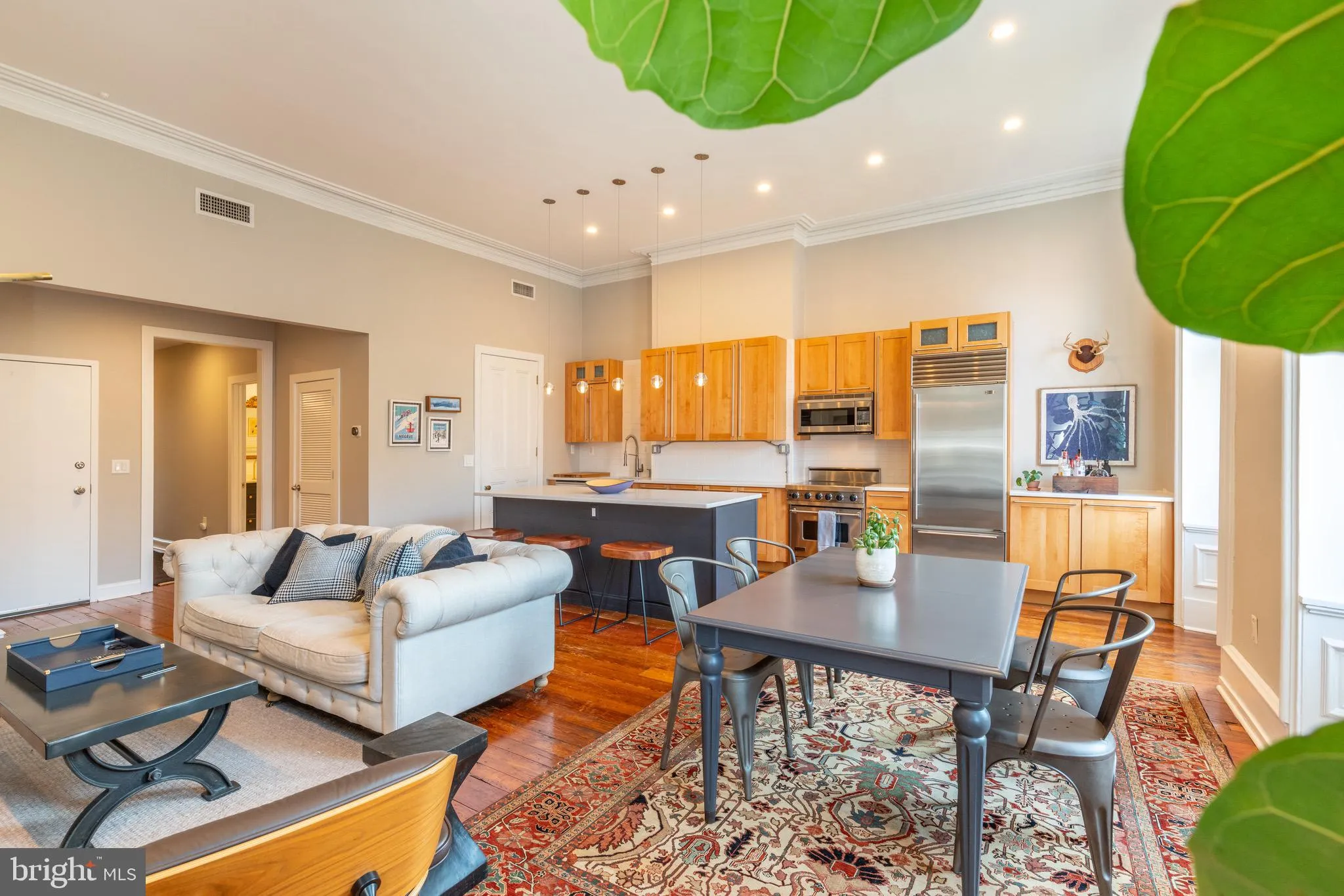 Philadelphia, Pennsylvania 19107, United States, 2 Bedrooms Bedrooms, ,2 BathroomsBathrooms,Residential,Contingent,79859