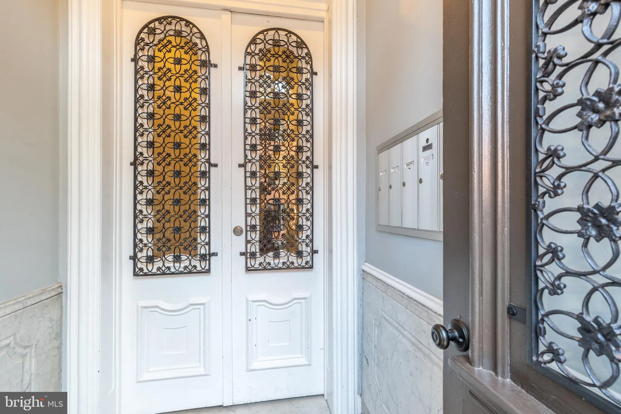 Philadelphia, Pennsylvania 19107, United States, 2 Bedrooms Bedrooms, ,2 BathroomsBathrooms,Residential,Contingent,79859