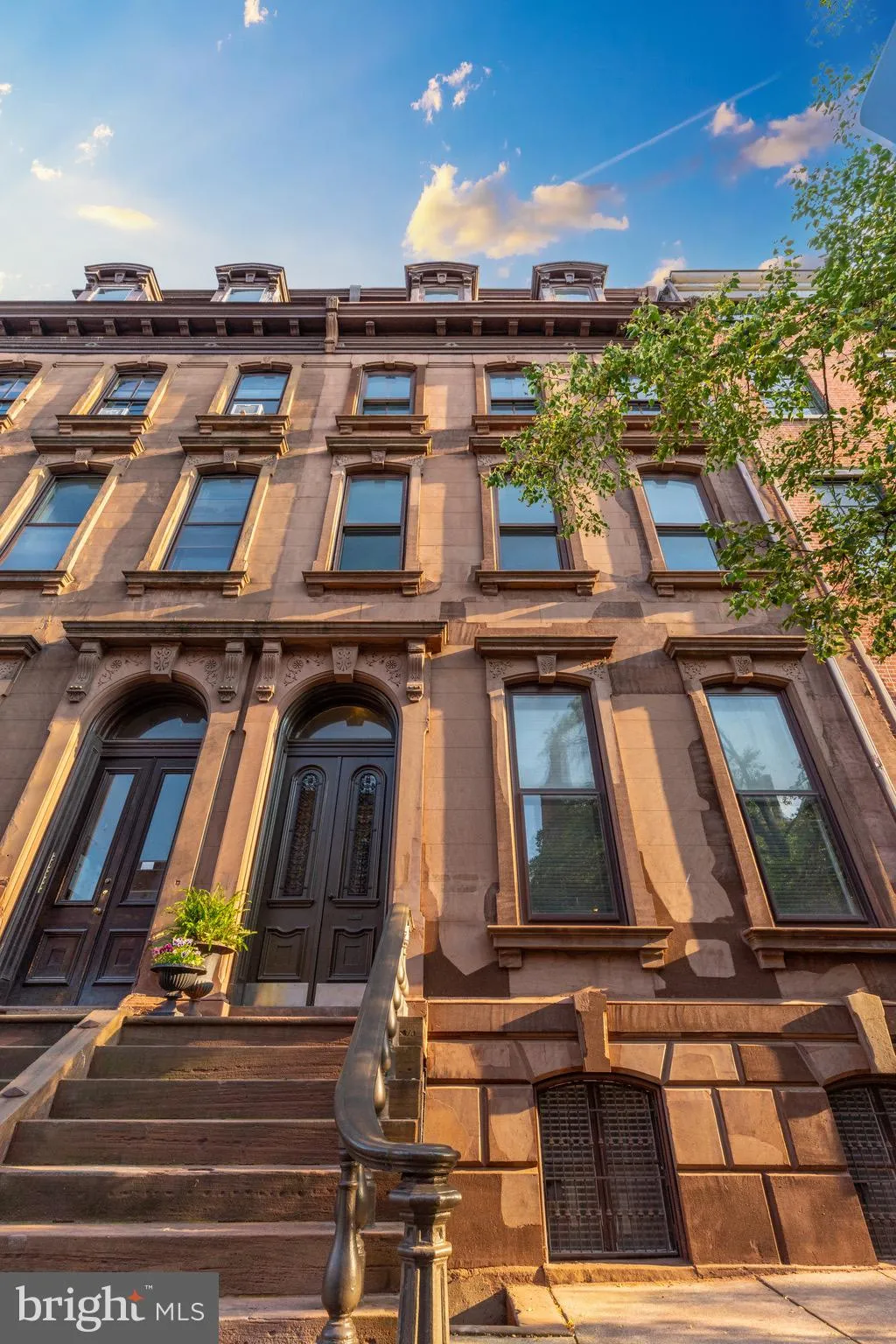 Philadelphia, Pennsylvania 19107, United States, 2 Bedrooms Bedrooms, ,2 BathroomsBathrooms,Residential,Contingent,79859